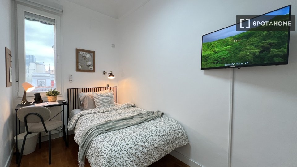 Double room Madrid, 6 beds — photo 10