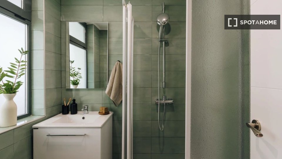 Apartment Lisbon, 3 beds — photo 19