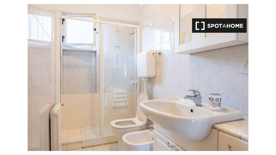 Double room Milan, 4 beds, 80m² — photo 10