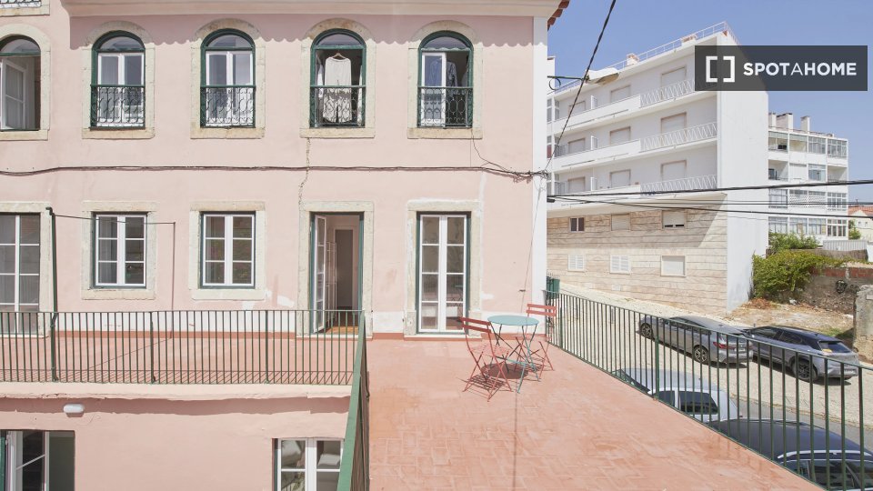 Double room Lisbon, 13 beds — photo 15