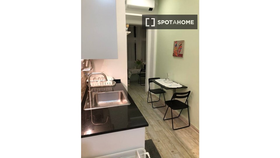 Apartment Lisbon, 2 beds, 65m² — photo 38