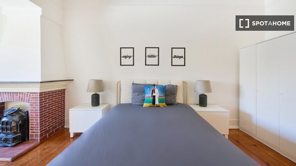 Double room Lisbon, 6 beds — photo 78