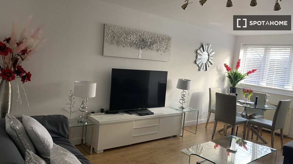 Apartment London, 2 beds, 45m² — photo 2