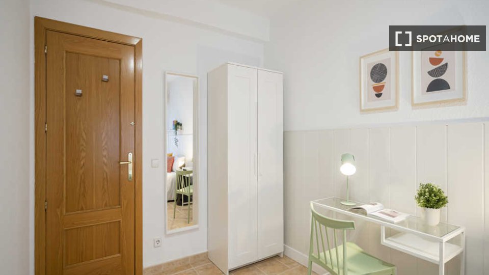 Double room Madrid, 25 beds — photo 46