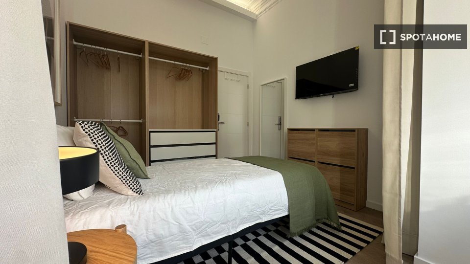 Double room Lisbon, 6 beds, 160m² — photo 28