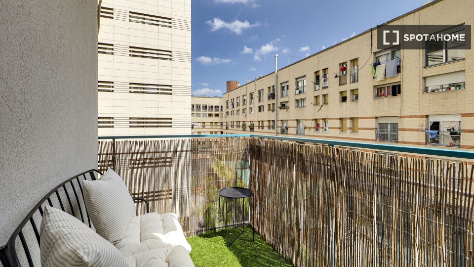 Double room Barcelona, 4 beds, 85m² — photo 21