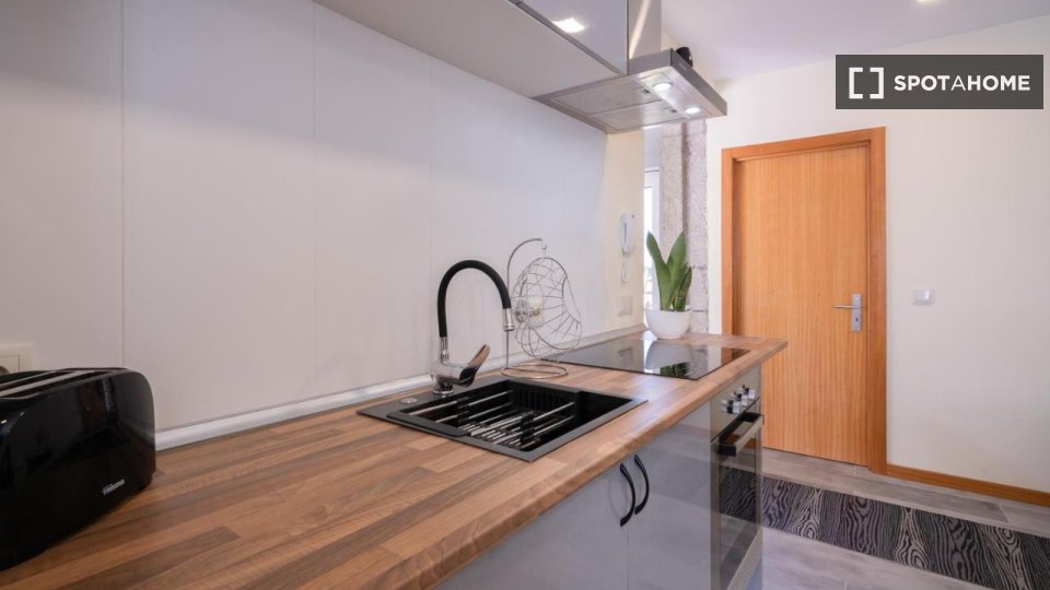 Apartment Porto, 3 beds, 130m² — photo 15