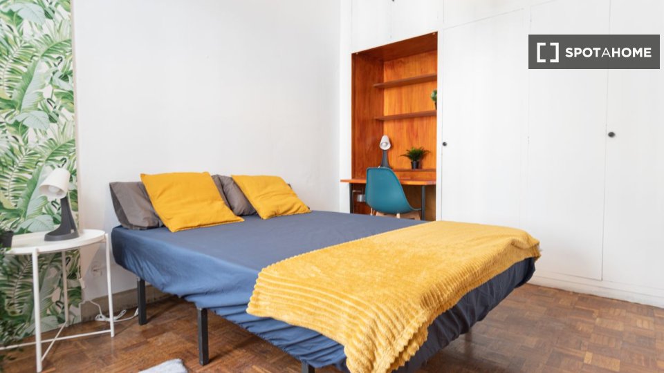 Double room Barcelona, 9 beds, 210m² — photo 2