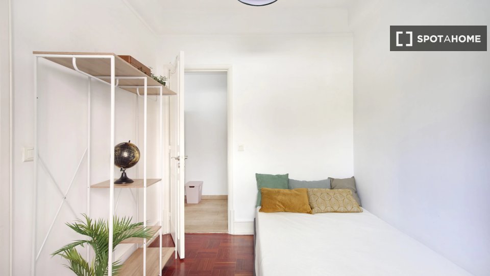 Double room Lisbon, 7 beds — photo 2
