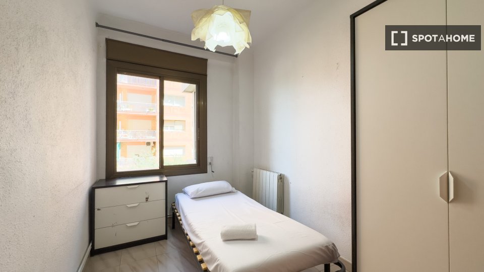 Apartment Barcelona, 4 beds, 75m² — photo 7