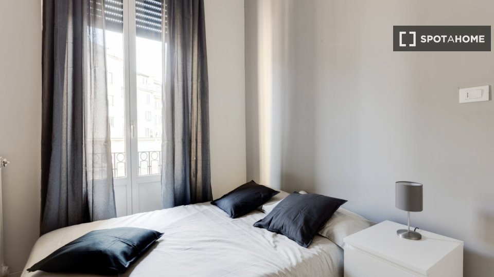 Double room Milan, 14 beds, 369m² — photo 2