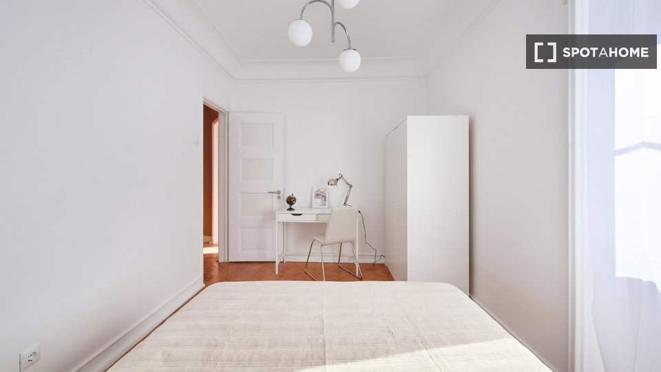 Double room Lisbon, 6 beds — photo 29