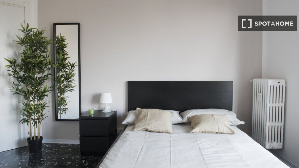 Double room Milan, 3 beds, 67m² — photo 9