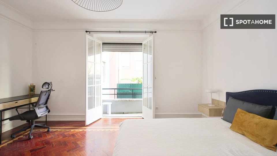 Double room Lisbon, 7 beds — photo 11