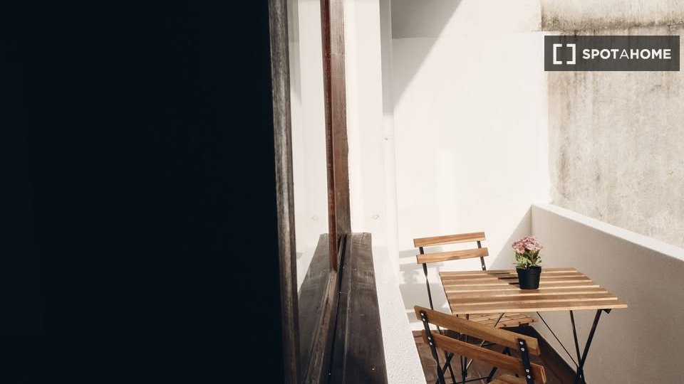 Double room Porto, 1 bed, 175m² — photo 11