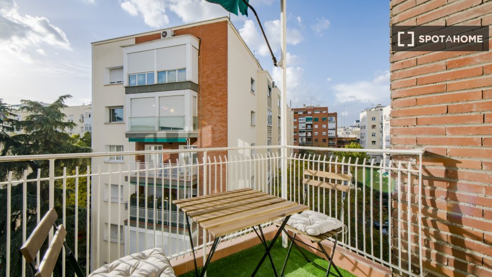 Double room Madrid, 8 beds, 150m² — photo 16