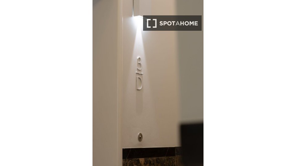 Apartment Lisbon, 1 bed, 70m² — photo 14