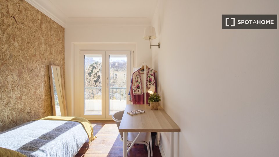 Double room Lisbon, 5 beds — photo 5