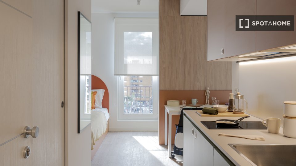 Double room Florence, 2 beds, 21m² — photo 12