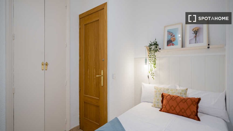 Double room Madrid, 25 beds — photo 40