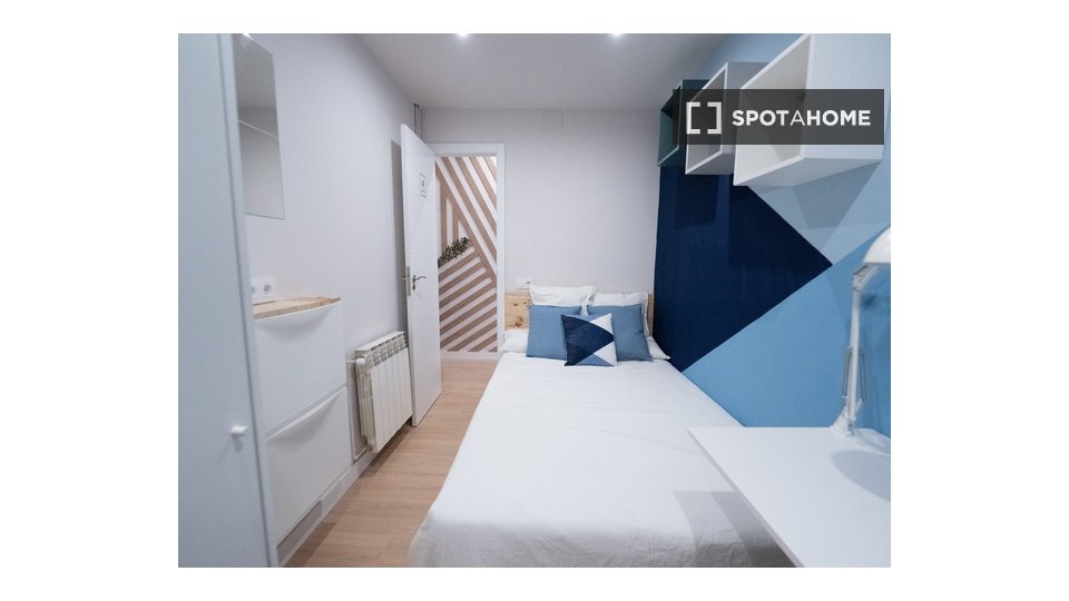 Double room Barcelona, 5 beds — photo 9