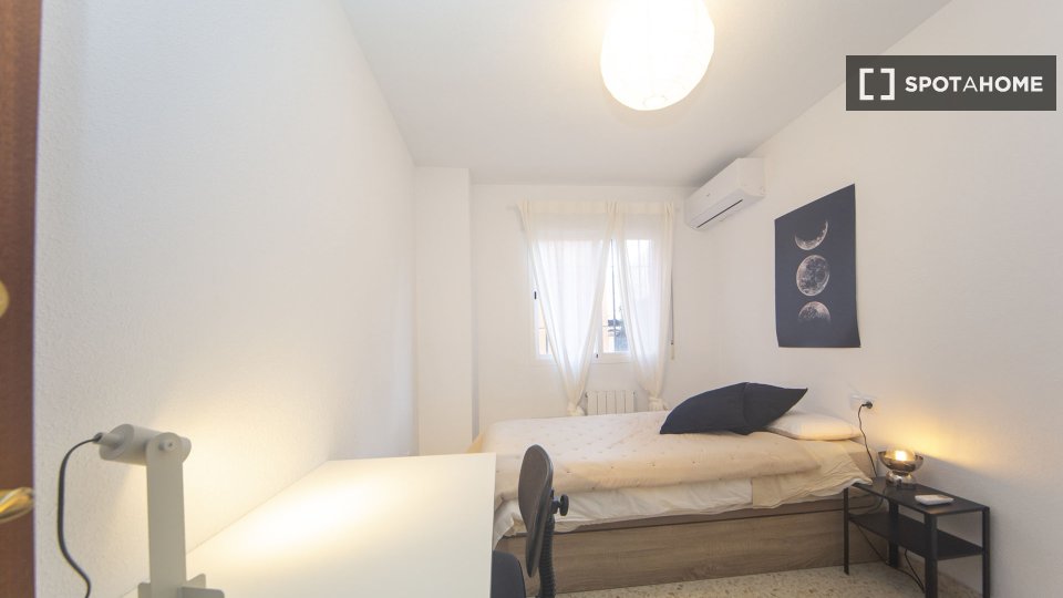 Double room Granada, 4 beds — photo 13