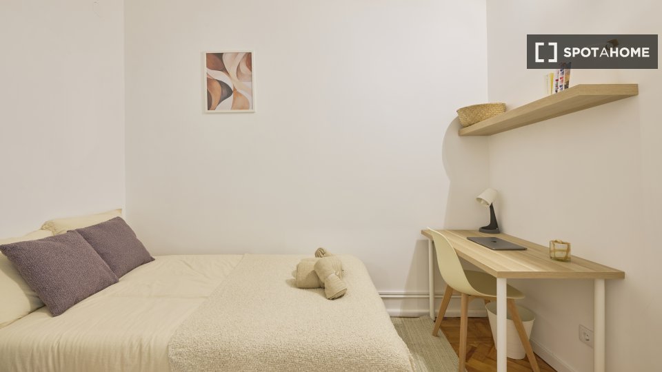 Double room Lisbon, 11 beds — photo 26