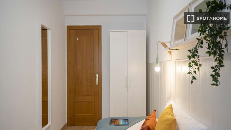 Double room Madrid, 25 beds — photo 11
