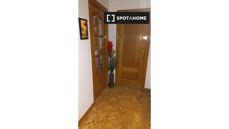 Double room Madrid, 3 beds — photo 14
