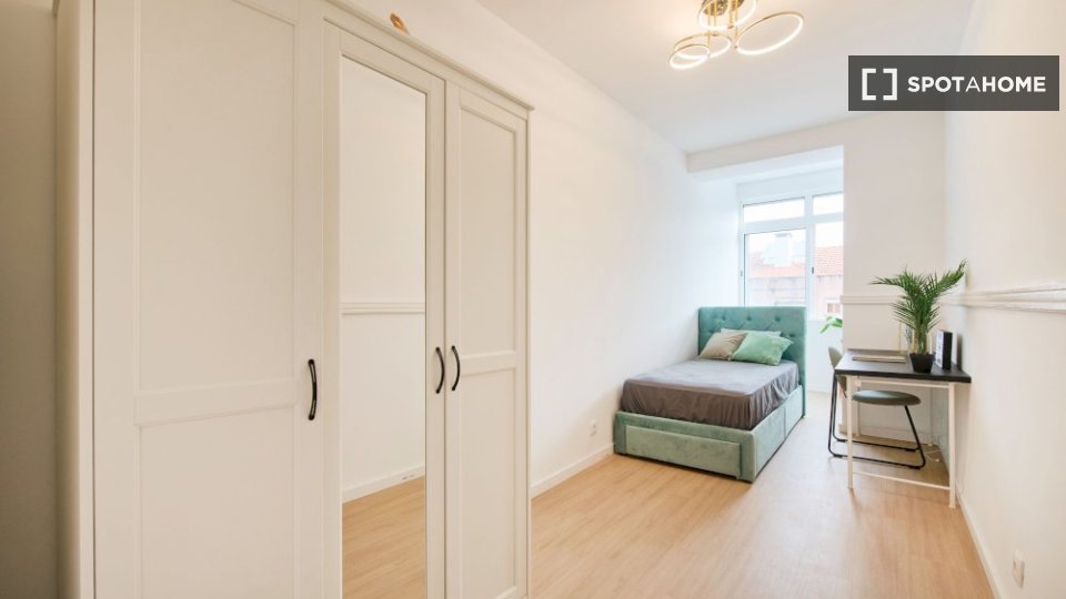 Double room Lisbon, 7 beds — photo 10