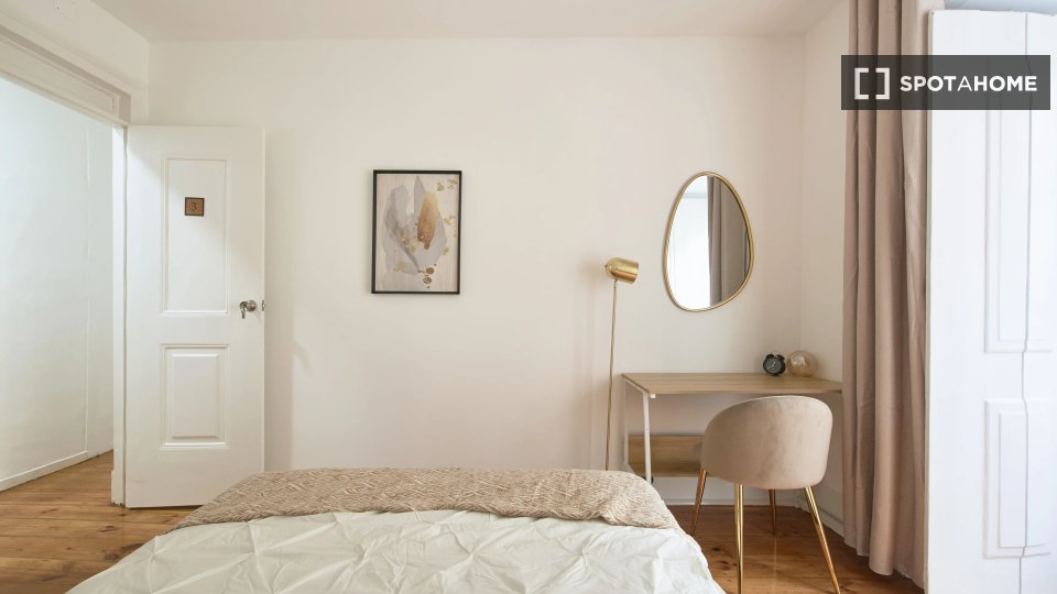 Double room Lisbon, 8 beds — photo 4