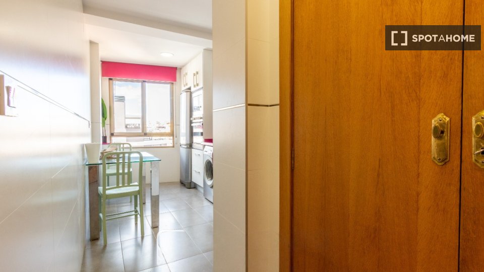 Double room Alicante, 7 beds, 150m² — photo 7