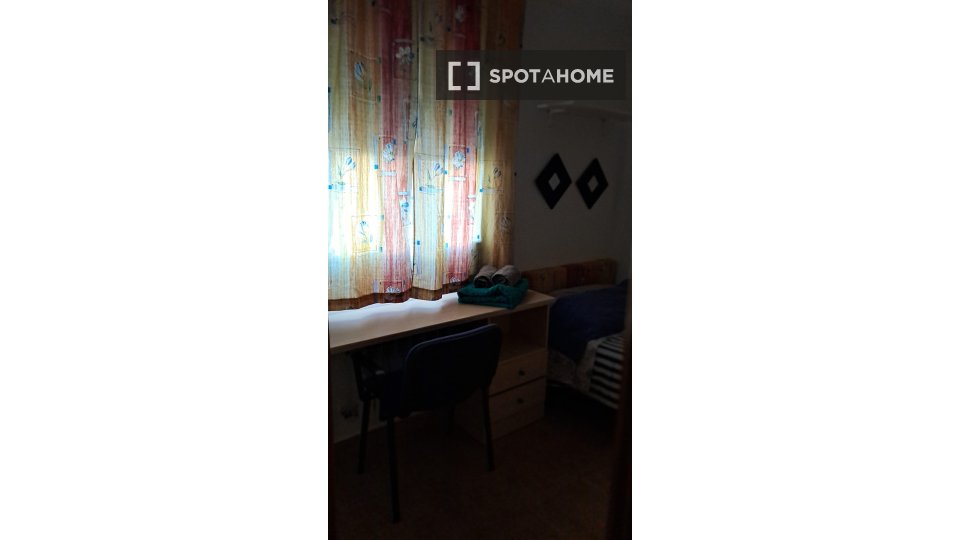 Double room Madrid, 4 beds, 140m² — photo 10
