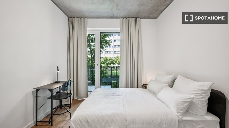 Double room Berlin, 3 beds, 60m² — photo 11