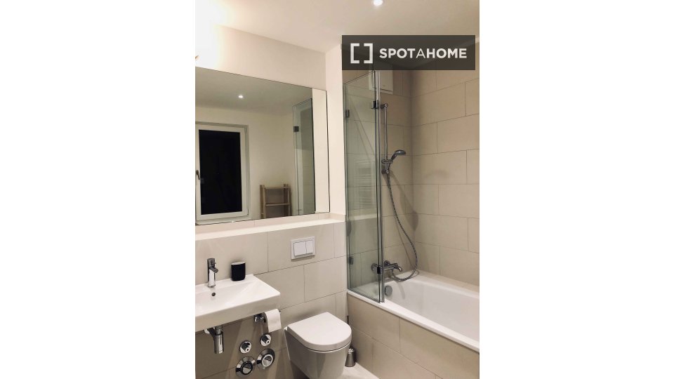 Double room Berlin, 2 beds, 116m² — photo 4