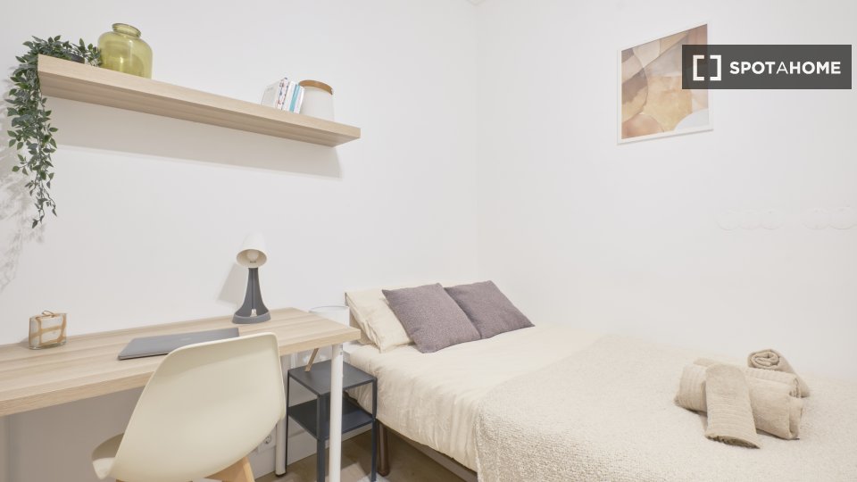 Double room Lisbon, 10 beds — photo 22