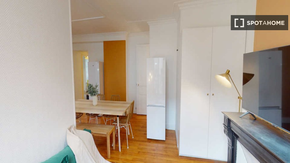 Double room Paris, 9 beds, 160m² — photo 14