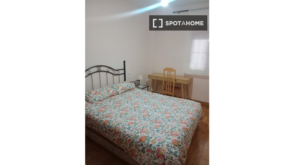 Double room Madrid, 4 beds, 100m² — photo 17