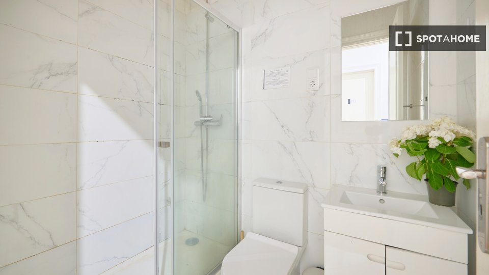 Double room Lisbon, 10 beds — photo 24