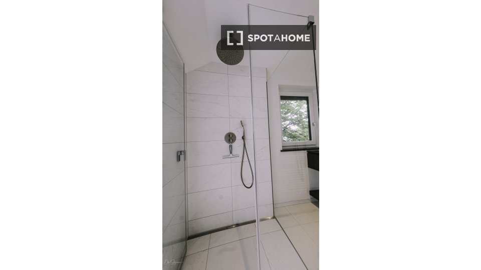 Apartment Munich, 4 beds, 145m² — photo 2