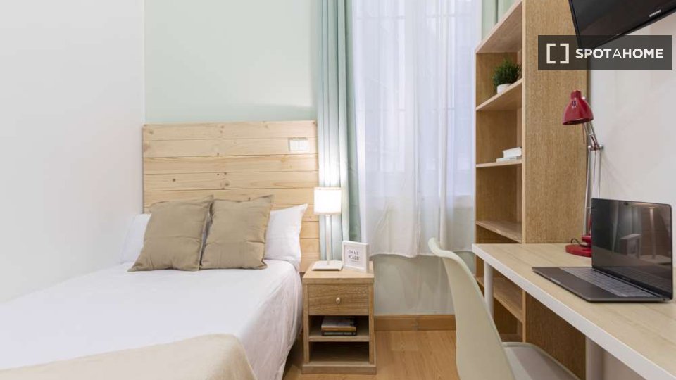 Double room Madrid, 41 beds — photo 16