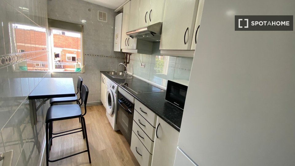 Double room Madrid, 4 beds — photo 13