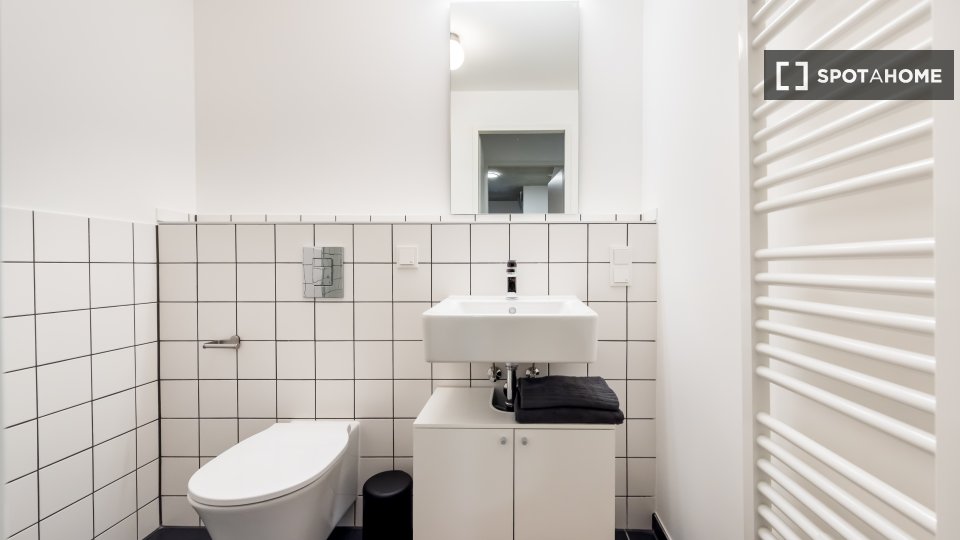 Double room Frankfurt, 4 beds, 81m² — photo 8