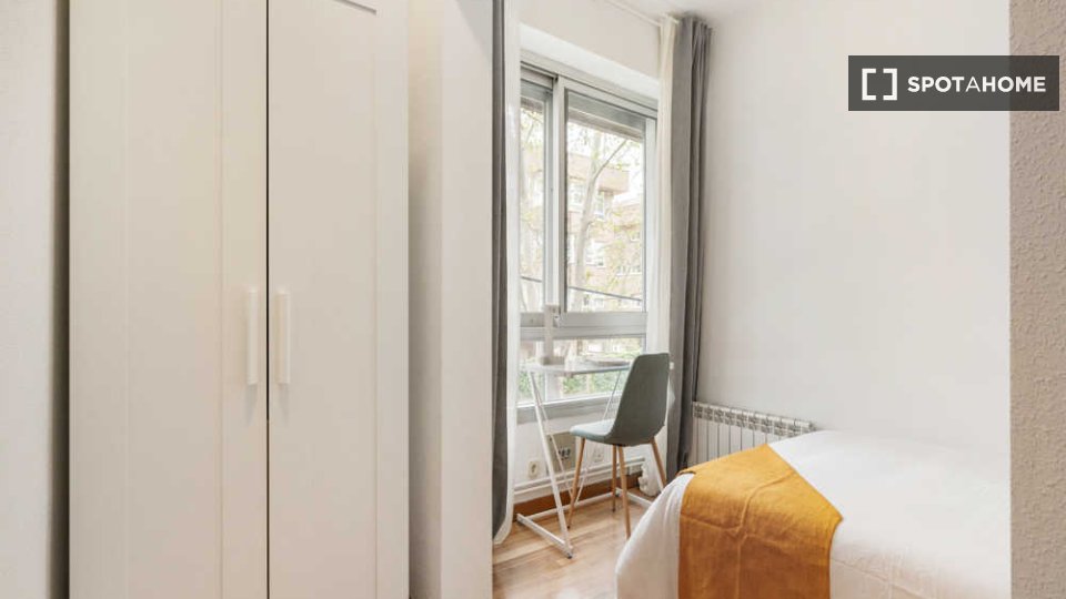 Double room Madrid, 10 beds — photo 36
