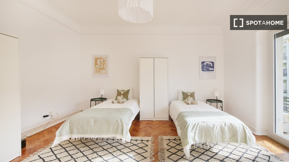 Double room Lisbon, 6 beds — photo 2