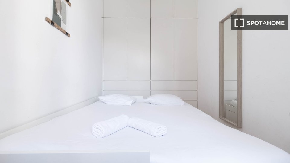 Apartment Lisbon, 2 beds, 75m² — photo 31