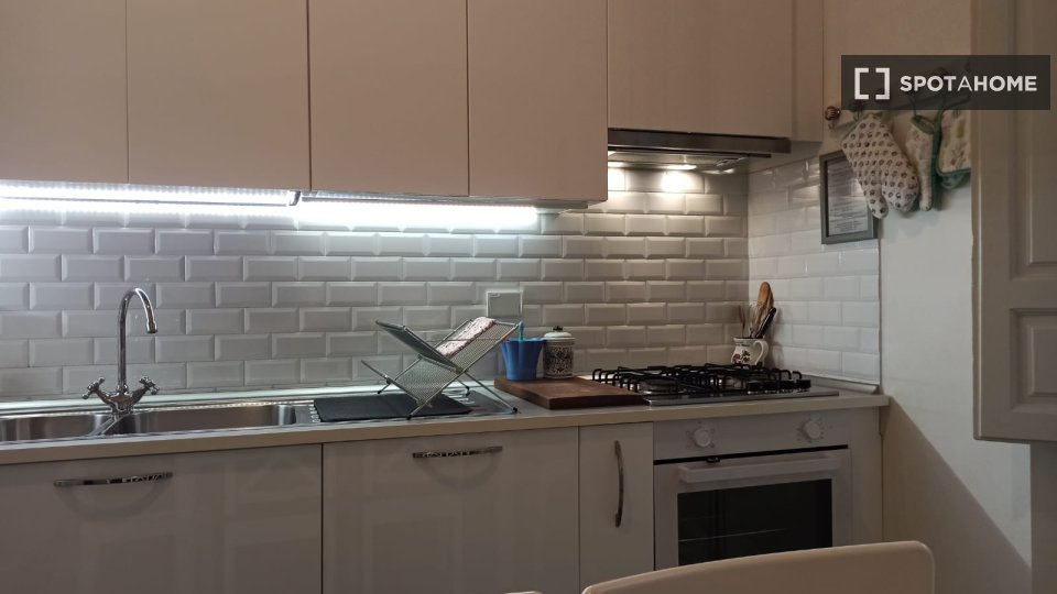 Double room Florence, 3 beds, 160m² — photo 8