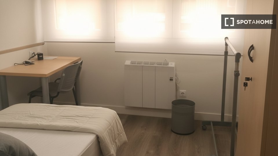 Double room Madrid, 4 beds — photo 22