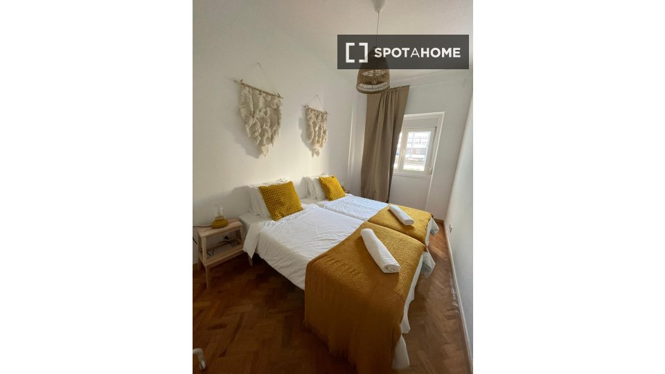 Double room Lisbon, 4 beds, 200m² — photo 6