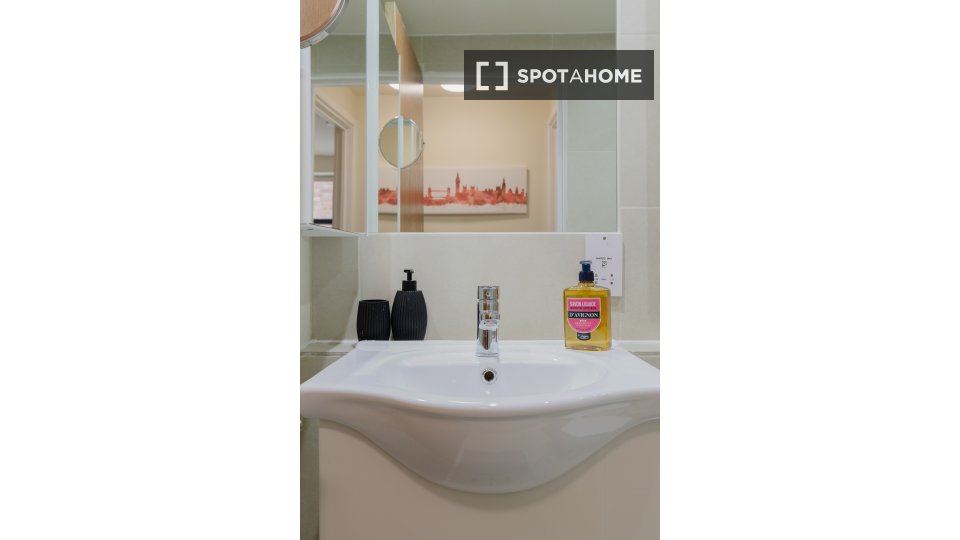 Apartment London, 1 bed — photo 9